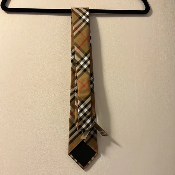 NWT Burberry classic check tie